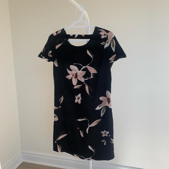Dynamite Floral Dress - Picture 1 of 1